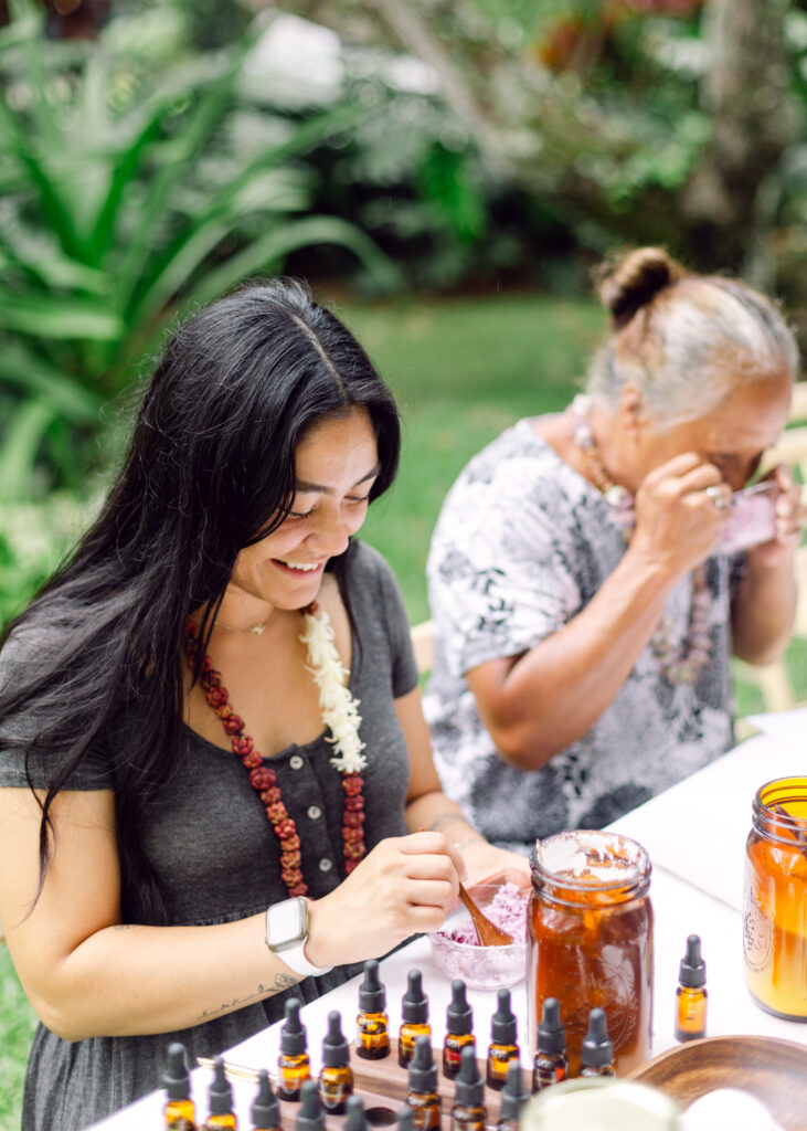 Making Handcrafted DIY cosmetics beauty products at Lumeria Leiohu workshop